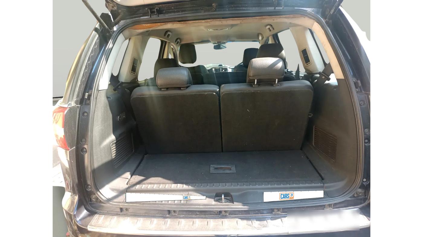 2017 Tata Hexa XT 4X2 6 STR, Diesel, Manual, 1,27,000 km, exterior