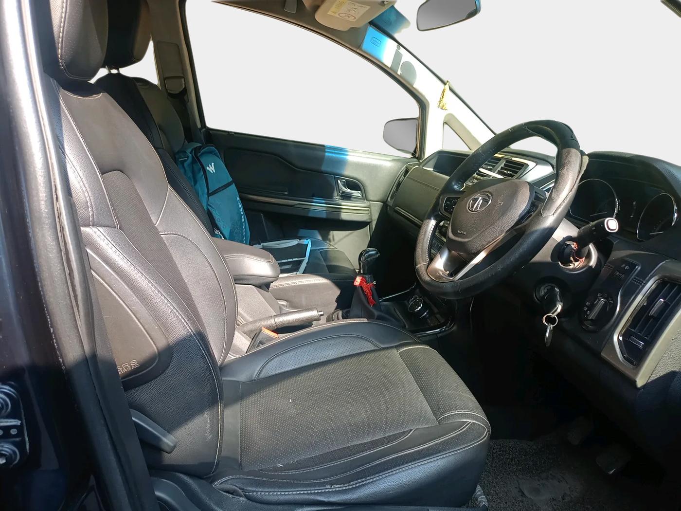 2017 Tata Hexa XT 4X2 6 STR, Diesel, Manual, 1,27,000 km, interior
