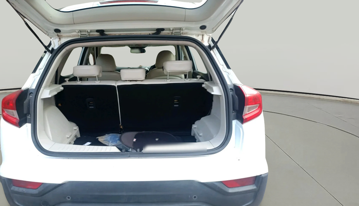 2023 Mahindra XUV300 W8 (O) 1.2 PETROL, Petrol, Manual, 26,311 km, exterior