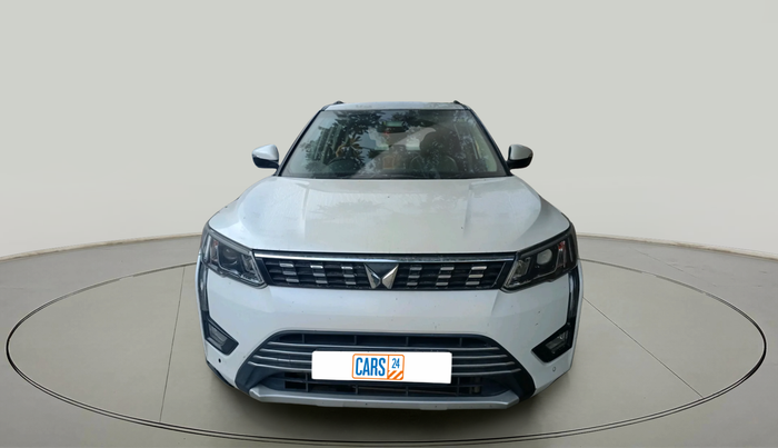 2023 Mahindra XUV300 W8 (O) 1.2 PETROL, Petrol, Manual, 26,311 km, exterior