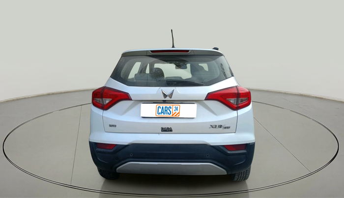2023 Mahindra XUV300 W8 (O) 1.2 PETROL, Petrol, Manual, 26,311 km, exterior