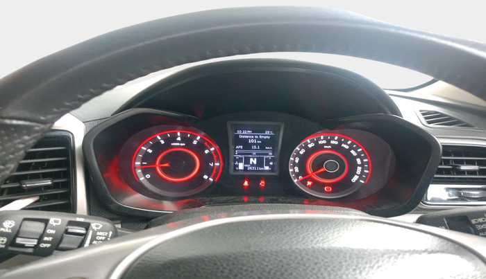 2023 Mahindra XUV300 W8 (O) 1.2 PETROL, Petrol, Manual, 26,311 km, interior