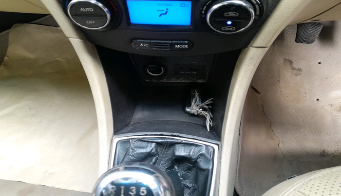 2012 Hyundai Verna FLUIDIC 1.6 CRDI SX OPT, Diesel, Manual, 2,18,094 km, interior