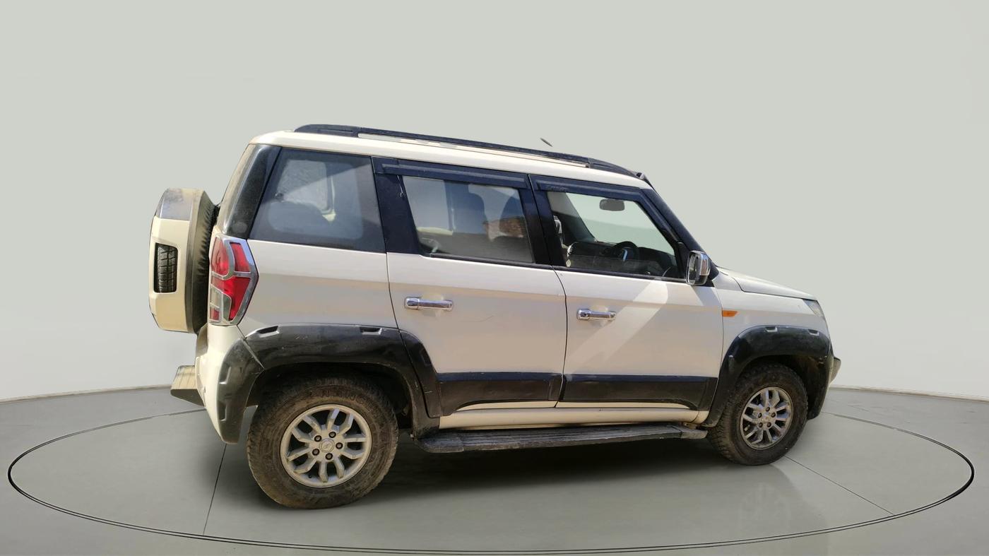 2016 Mahindra TUV300 T8 AMT, Diesel, Automatic, 1,13,801 km, exterior