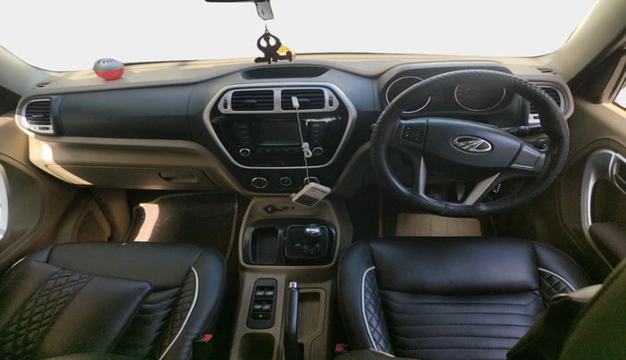 2016 Mahindra TUV300 T8 AMT, Diesel, Automatic, 1,13,801 km, interior