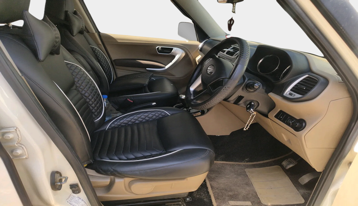 2016 Mahindra TUV300 T8 AMT, Diesel, Automatic, 1,13,801 km, interior
