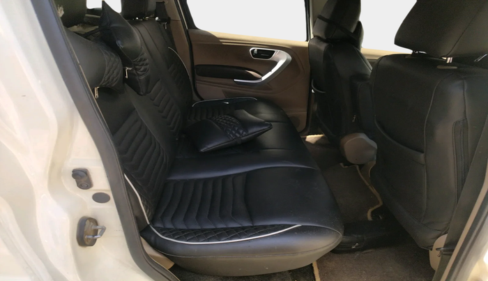 2016 Mahindra TUV300 T8 AMT, Diesel, Automatic, 1,13,801 km, interior