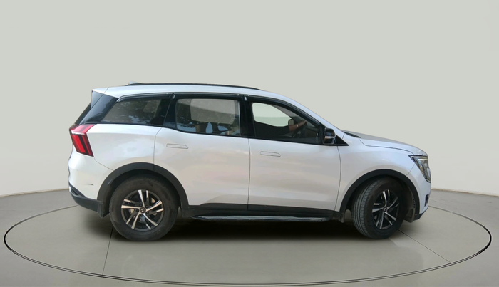 2022 Mahindra XUV700 AX 5 D MT 5 STR, Diesel, Manual, 68,617 km, exterior