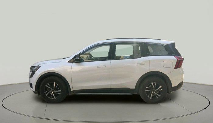 2022 Mahindra XUV700 AX 5 D MT 5 STR, Diesel, Manual, 68,617 km, exterior