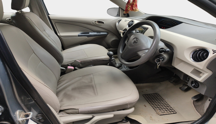 2014 Toyota Etios Liva GD, Diesel, Manual, 1,72,011 km, interior