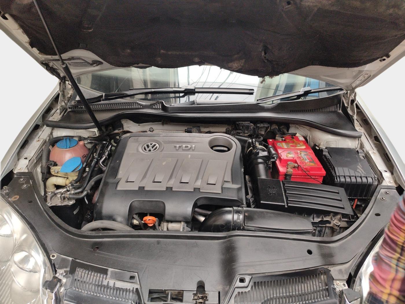 2010 Volkswagen Jetta TRENDLINE 2.0L TDI, Diesel, Manual, 1,29,680 km, exterior