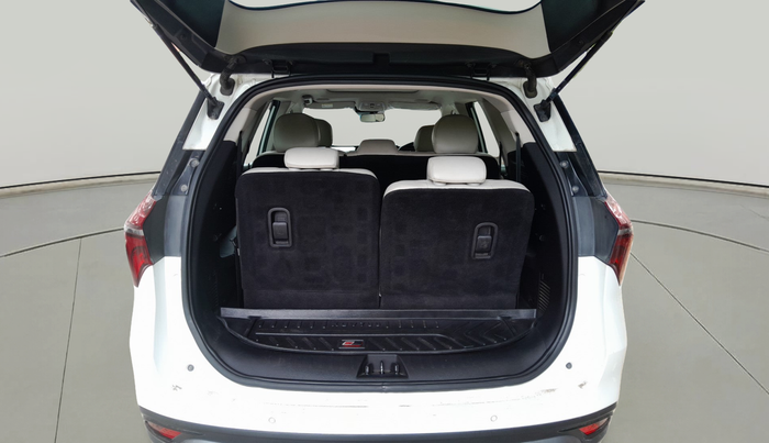 2023 Mahindra XUV700 AX 7 LUXURY D AWD AT 7 STR, Diesel, Automatic, 45,737 km, exterior