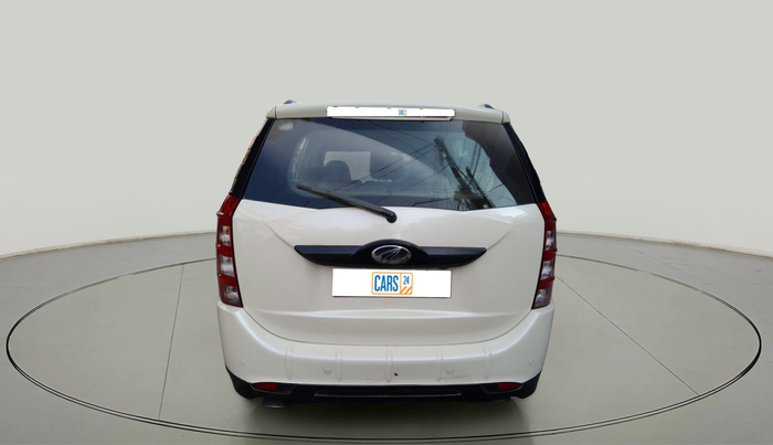 2015 Mahindra XUV500 W8, Diesel, Manual, 1,35,313 km, exterior