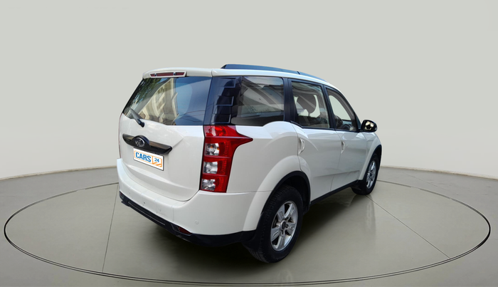 2015 Mahindra XUV500 W8, Diesel, Manual, 1,35,313 km, exterior