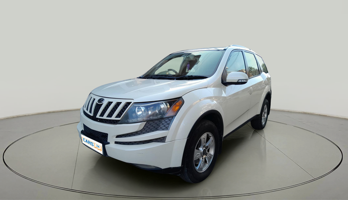 2015 Mahindra XUV500 W8, Diesel, Manual, 1,35,313 km, exterior