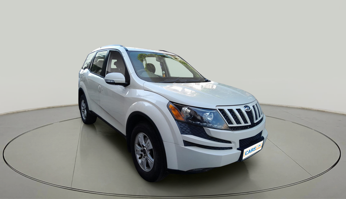 2015 Mahindra XUV500 W8, Diesel, Manual, 1,35,313 km, exterior