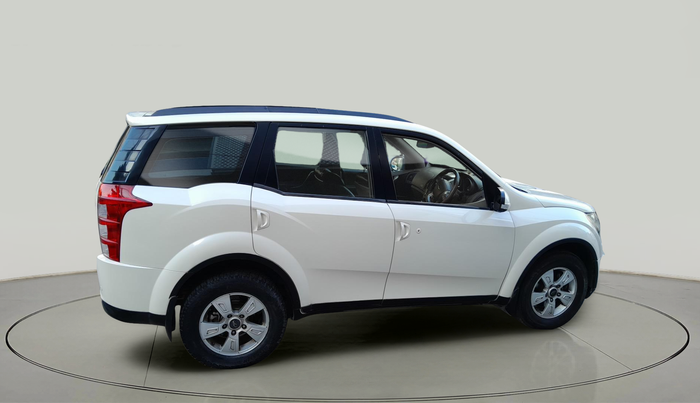 2015 Mahindra XUV500 W8, Diesel, Manual, 1,35,313 km, exterior