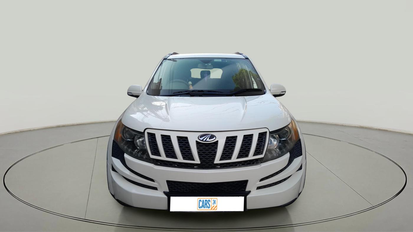 2015 Mahindra XUV500 W8, Diesel, Manual, 1,35,313 km, exterior