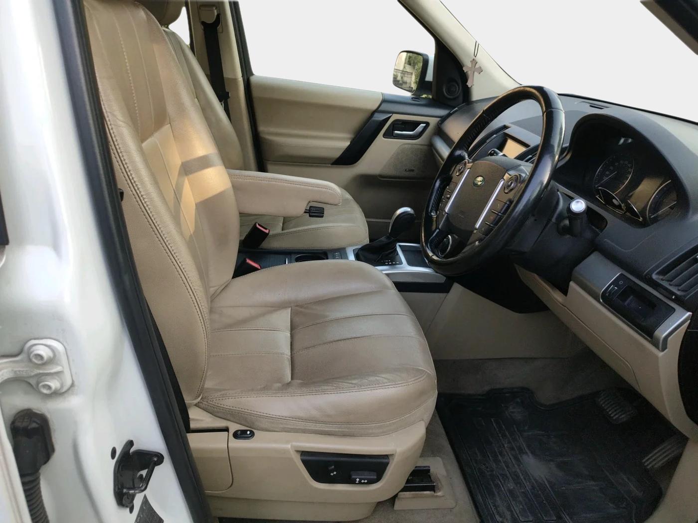 2015 Landrover Freelander 2.0 SE, Diesel, Automatic, 99,625 km, interior