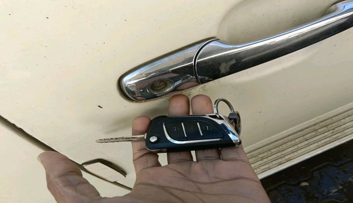 2012 Ford Endeavour 2.5L 4X2 MT, Diesel, Manual, 1,21,317 km, interior