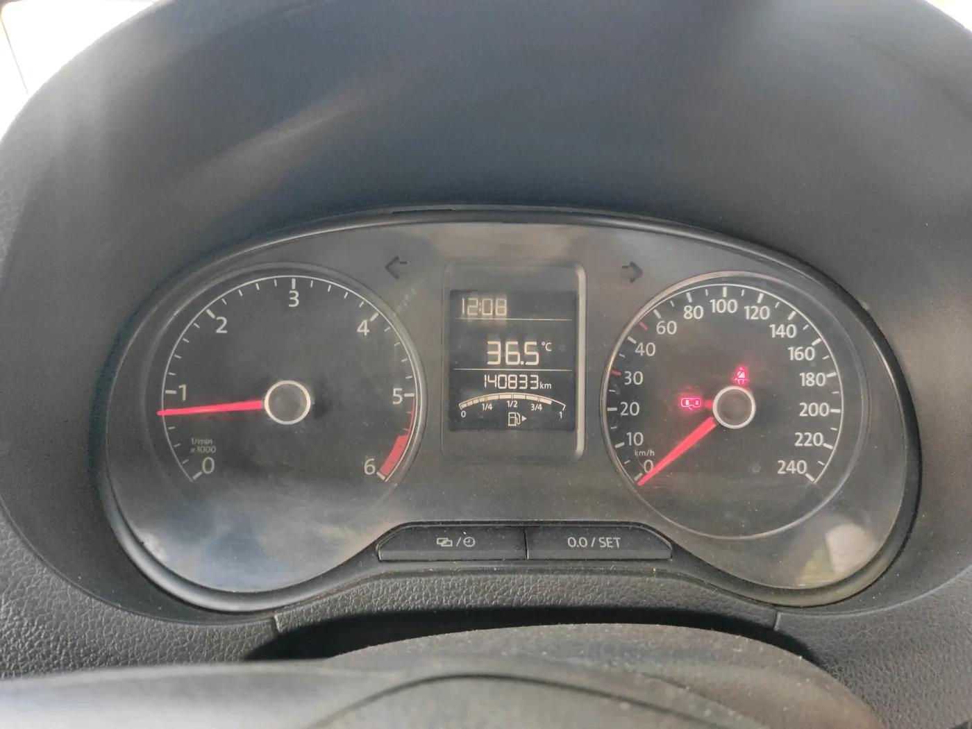 2019 Volkswagen Ameo TRENDLINE 1.5L, Diesel, Manual, 1,40,833 km, interior