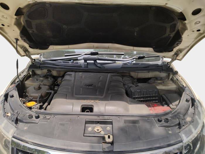 2018 Mahindra XUV500 W9, Diesel, Manual, 1,72,963 km, exterior