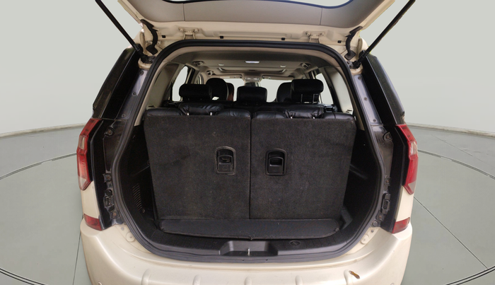 2018 Mahindra XUV500 W9, Diesel, Manual, 1,72,963 km, exterior