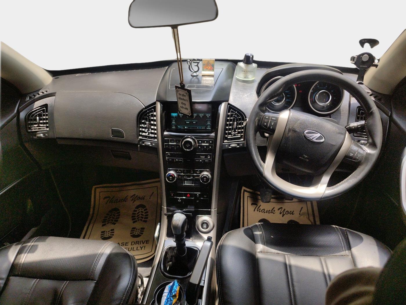 2018 Mahindra XUV500 W9, Diesel, Manual, 1,72,963 km, interior