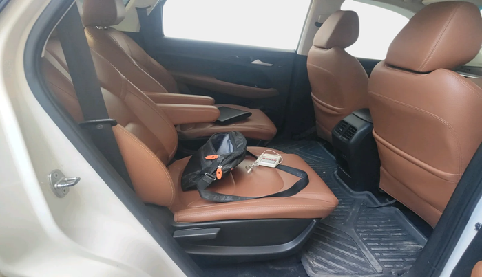 2021 MG HECTOR PLUS SHARP 2.0 DIESEL TURBO MT 6-STR, Diesel, Manual, 86,272 km, interior