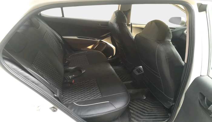 2016 Hyundai Grand i10 MAGNA 1.1 CRDI, Diesel, Manual, 1,50,692 km, interior