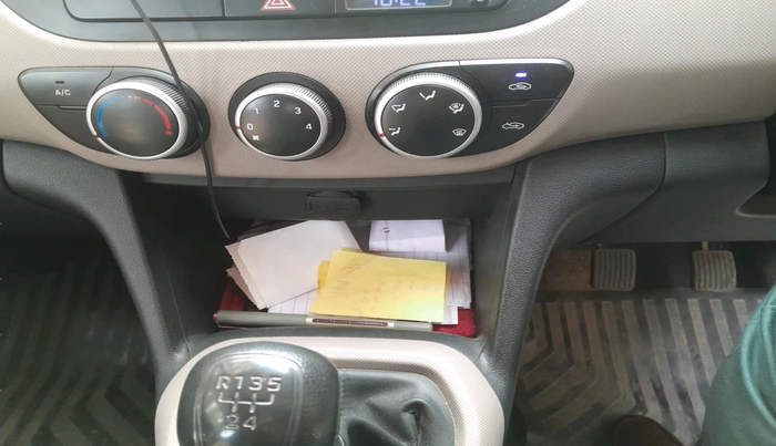 2016 Hyundai Grand i10 MAGNA 1.1 CRDI, Diesel, Manual, 1,50,692 km, interior