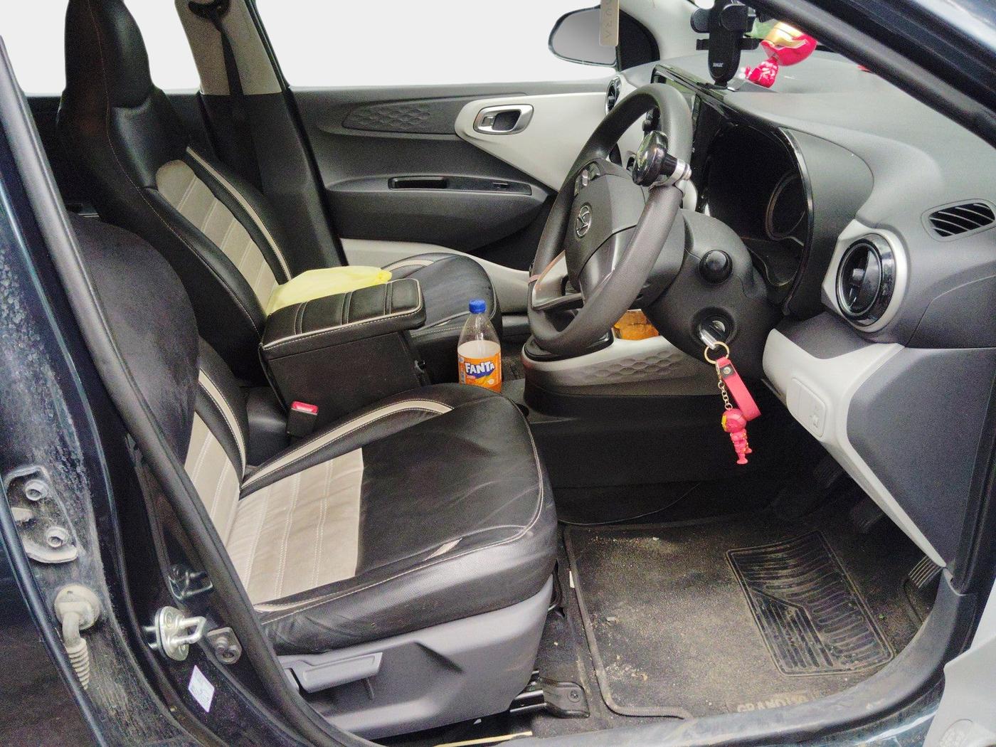 2022 Hyundai GRAND I10 NIOS SPORTZ 1.2 KAPPA VTVT, Petrol, Manual, 23,313 km, interior