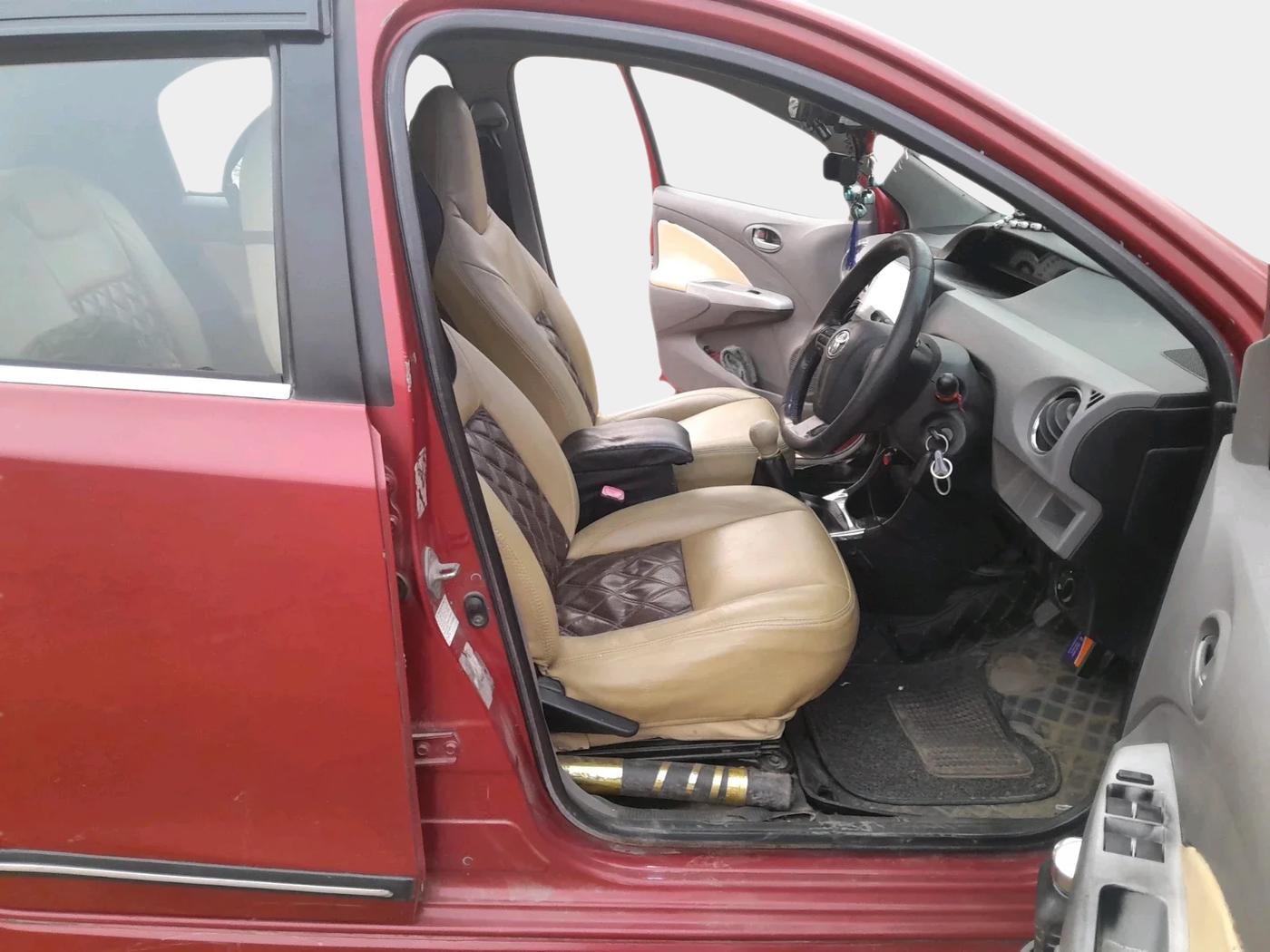 2011 Toyota Etios Liva VX, Petrol, Manual, 81,146 km, interior