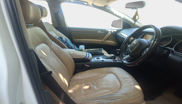 2011 Audi Q7 3.0 TDI QUATTRO, Diesel, Automatic, 1,90,662 km, interior
