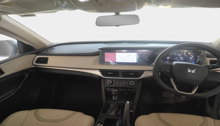 2022 Mahindra XUV700 AX 5 D AT 7 STR, Diesel, Automatic, 47,871 km, interior