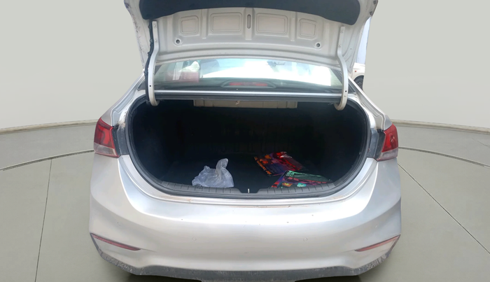 2017 Hyundai Verna 1.6 VTVT SX, Petrol, Manual, 83,108 km, exterior