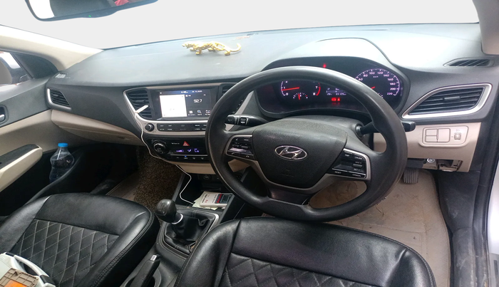 2017 Hyundai Verna 1.6 VTVT SX, Petrol, Manual, 83,108 km, interior