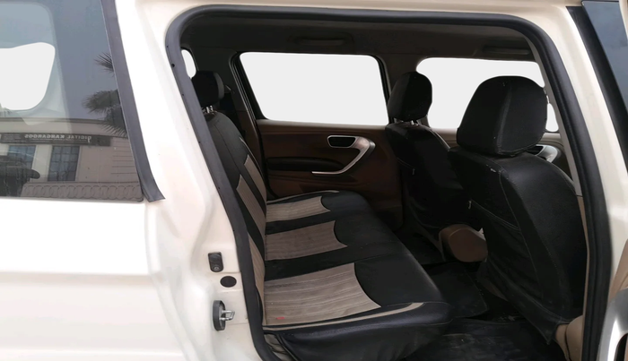 2015 Mahindra TUV300 T8, Diesel, Manual, 76,737 km, interior