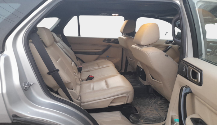 2019 Ford Endeavour TITANIUM PLUS 2.2 4X2 AT SUNROOF, Diesel, Automatic, 1,25,474 km, interior