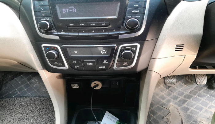 2015 Maruti Ciaz VDI +, Diesel, Manual, 2,46,081 km, interior