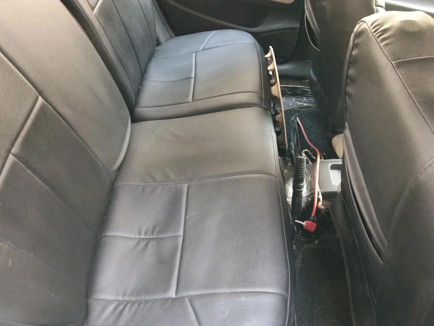 2012 Volkswagen Polo COMFORTLINE 1.2L, Diesel, Manual, 1,28,329 km, interior