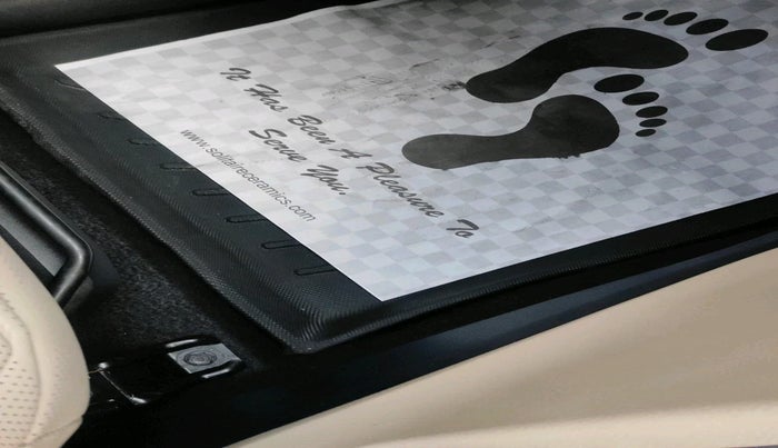 2022 KIA CARENS LUXURY PLUS 1.4 PETROL DCT 7 STR, Petrol, Automatic, 37,657 km, interior