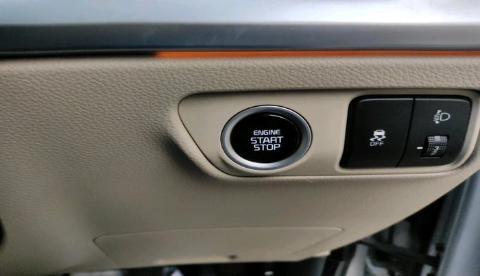 2022 KIA CARENS LUXURY PLUS 1.4 PETROL DCT 7 STR, Petrol, Automatic, 37,657 km, interior