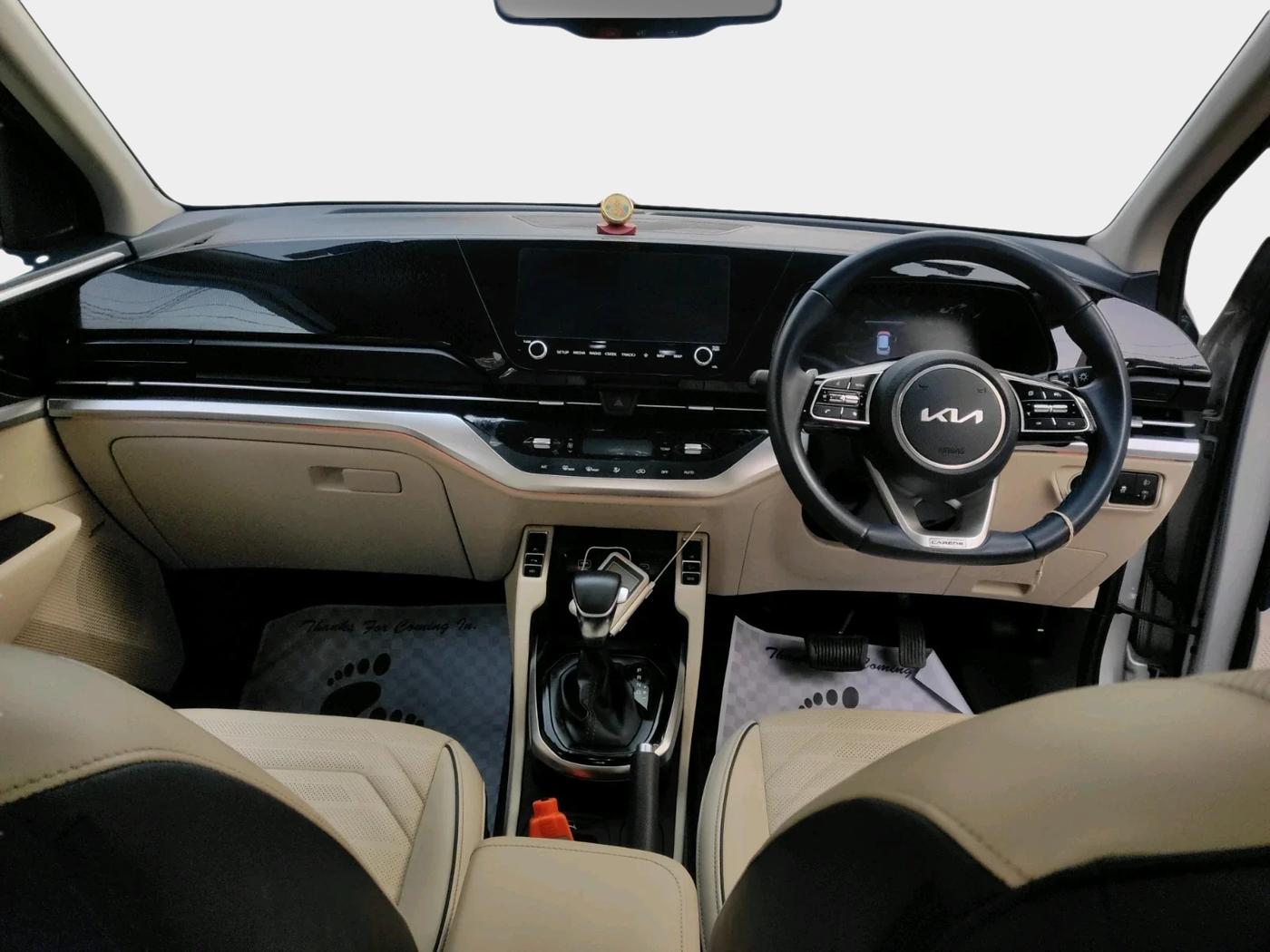 2022 KIA CARENS LUXURY PLUS 1.4 PETROL DCT 7 STR, Petrol, Automatic, 37,657 km, interior