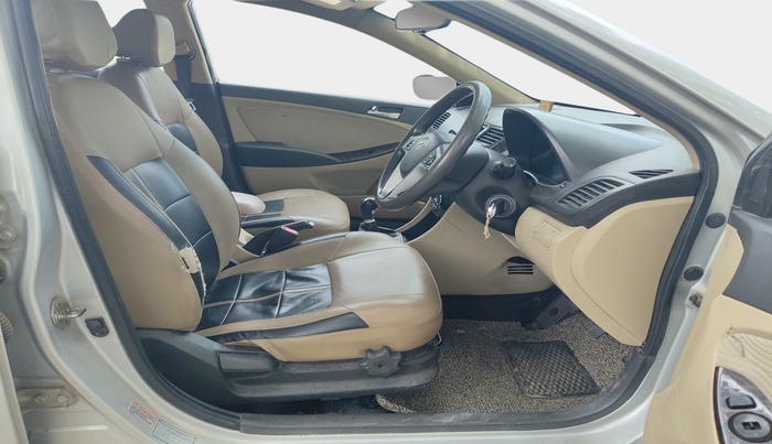 2013 Hyundai Verna FLUIDIC 1.6 CRDI SX, Diesel, Manual, 98,327 km, interior