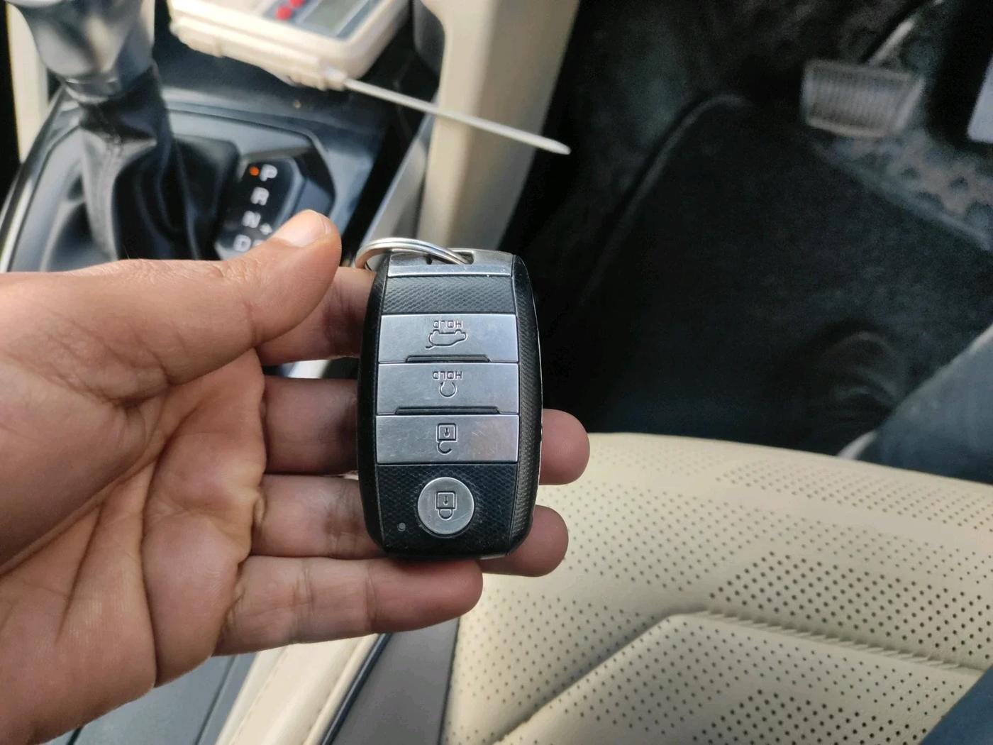 2022 KIA CARENS LUXURY PLUS 1.5 DIESEL AT 6 STR, Diesel, Automatic, 76,189 km, interior