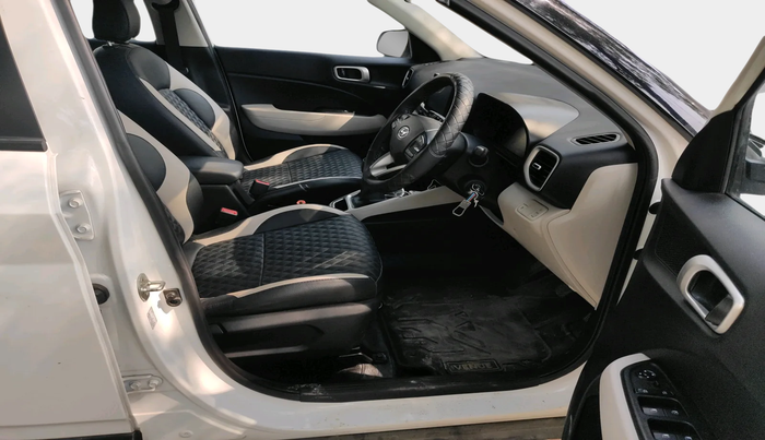 2022 Hyundai VENUE S 1.2, Petrol, Manual, 19,631 km, interior