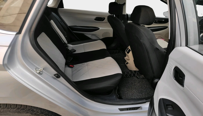 2024 Hyundai NEW I20 SPORTZ 1.2 MT, Petrol, Manual, 7,402 km, interior