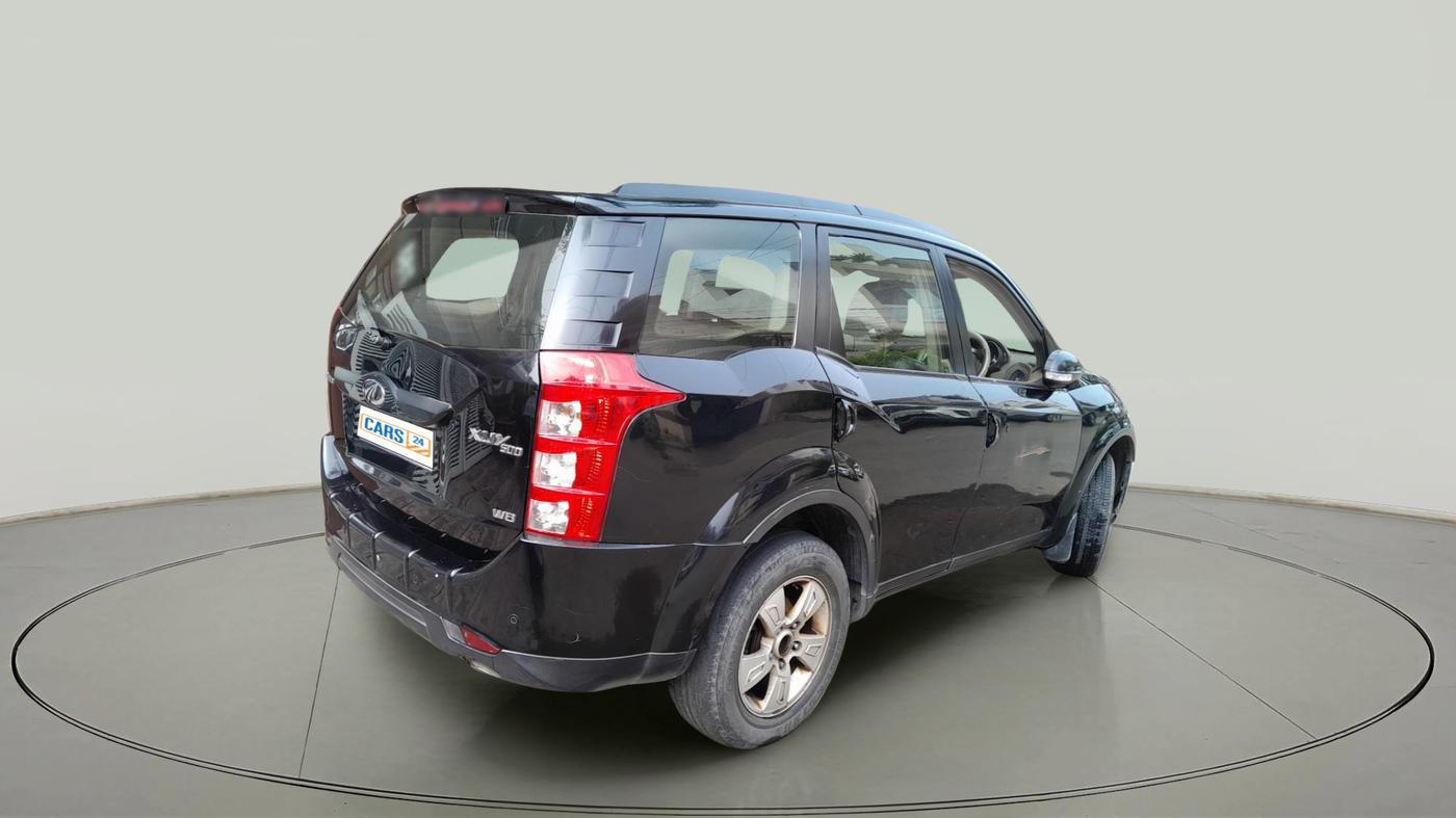 2015 Mahindra XUV500 W8, Diesel, Manual, 1,87,419 km, exterior