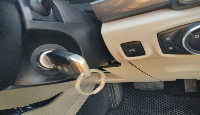 2016 Ford Endeavour TITANIUM 3.2 4X4 AT, Diesel, Automatic, 1,00,509 km, interior